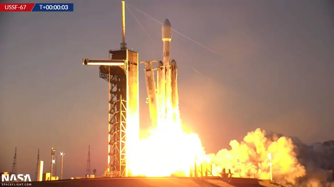 SpaceX Falcon Heavy launches USSF-67 from 39A