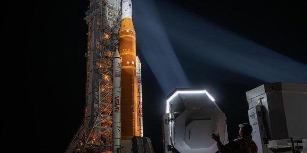 Artemis 2 returns to the pad for April launch attempt