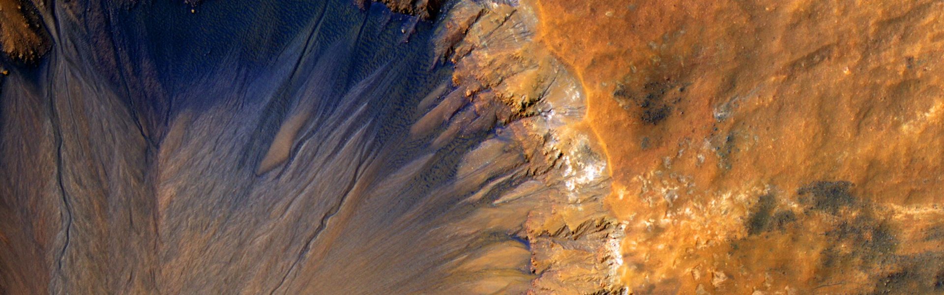 Celebrating NASA’s Mars Reconnaissance Orbiter’s 20th Anniversary: Crater Near Sirenum Fossae
