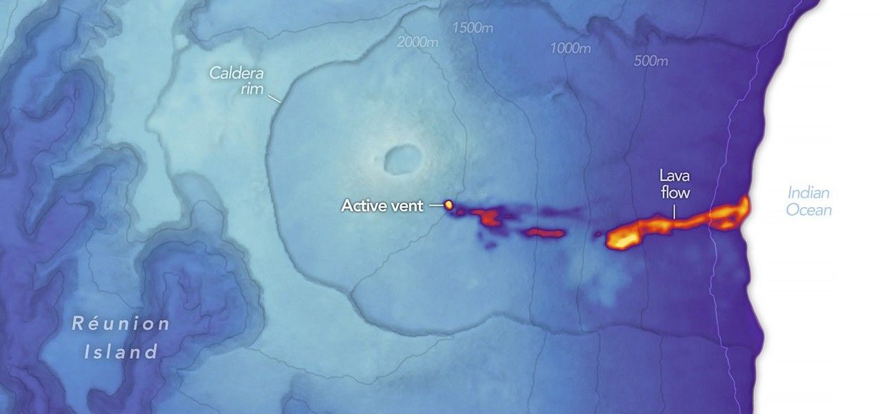 Réunion Island Lava Reaches the Sea