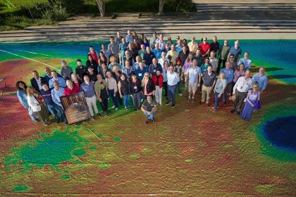 Odyssey Team Celebrates on a Global Map of Mars