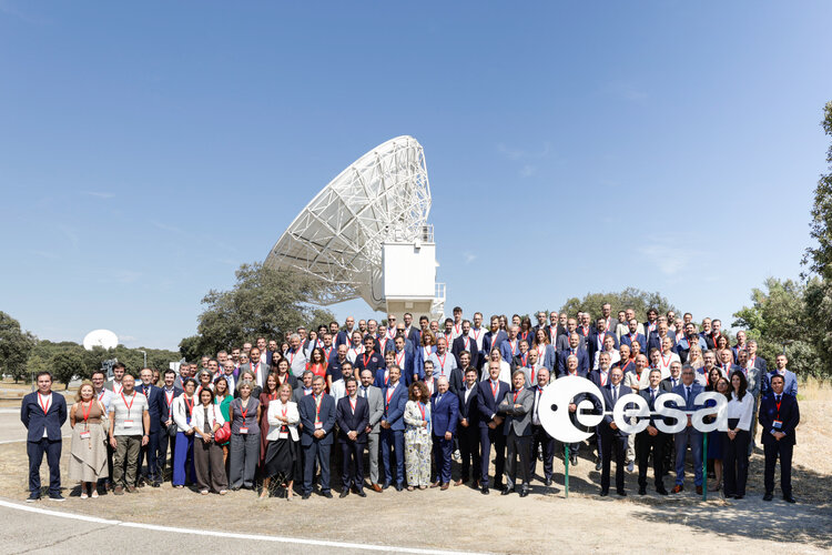 ESA starts next phase of IRIS² evolution through Low-LEO activities